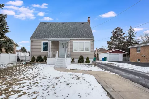 8254 Linder Ave, Burbank, IL 60459
