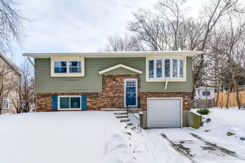 36719 N Lawrence Dr, Lake Villa, IL 60046