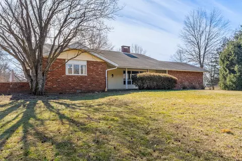 3105 W Striegel Rd, Carbondale, IL 62901