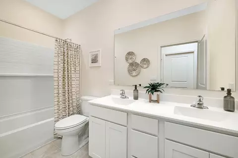 Bath - 1122 Bluebell Ln, Bartlett, IL 60103 photo 1 of 1