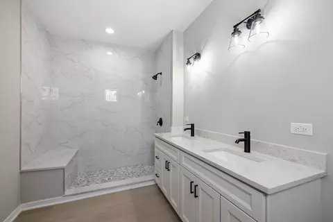 Bath - 203 Hickory St, Peotone, IL 60468 photo 1 of 2