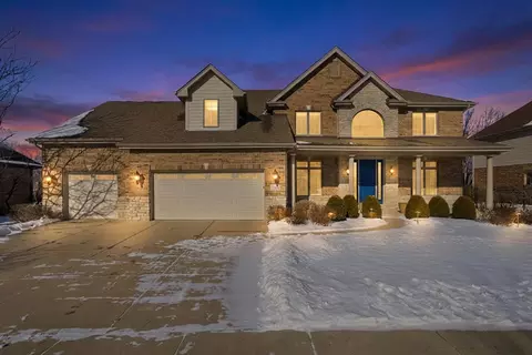12674 Waterford Dr, Lemont, IL 60439