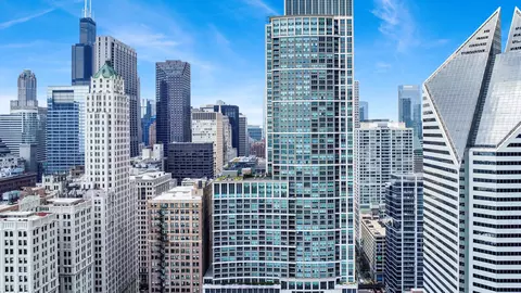 130 N Garland Ct #3001, Chicago, IL 60602