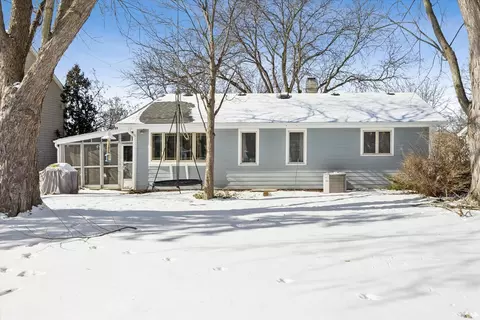 Exterior - 1607 Stoddard Ave, Wheaton, IL 60187 photo 3 of 5