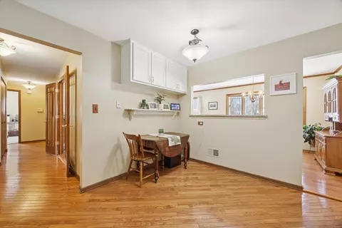 Entry Way - 1607 Stoddard Ave, Wheaton, IL 60187 photo 1 of 1