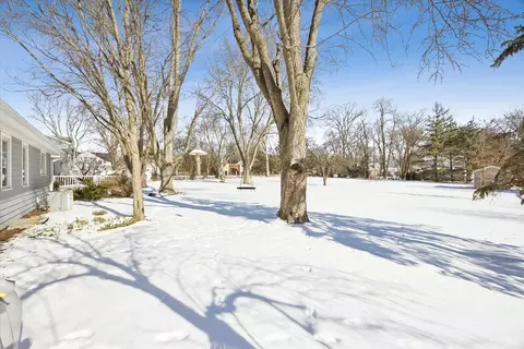 Exterior - 1607 Stoddard Ave, Wheaton, IL 60187 photo 4 of 5