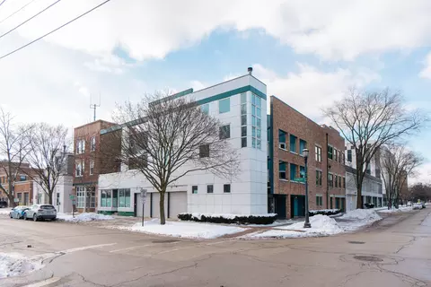 1514 Elmwood Ave #3, Evanston, IL 60201