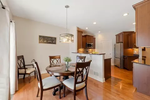 Dining - 317 Nicole Way, Itasca, IL 60143 photo 3 of 3
