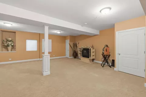 Living - 317 Nicole Way, Itasca, IL 60143 photo 3 of 4
