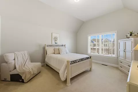 Bedroom - 317 Nicole Way, Itasca, IL 60143 photo 1 of 6