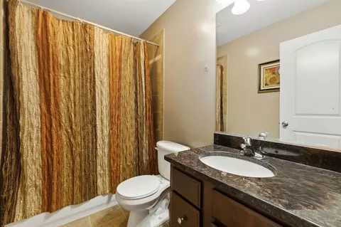 Bath - 317 Nicole Way, Itasca, IL 60143 photo 3 of 4