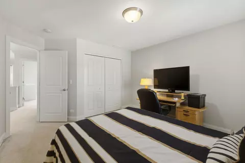 Bedroom - 317 Nicole Way, Itasca, IL 60143 photo 6 of 6