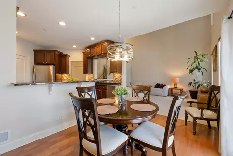 Dining - 317 Nicole Way, Itasca, IL 60143 photo 2 of 3