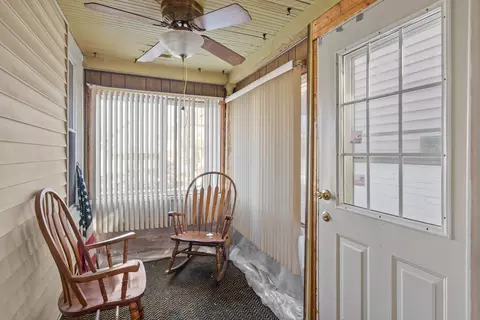 Exterior - 162 6th Ave, Moline, IL 61265 photo 4 of 7