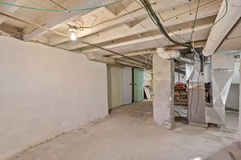 Entry Way - 162 6th Ave, Moline, IL 61265 photo 1 of 1