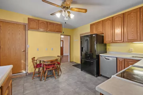 Kitchen - 162 6th Ave, Moline, IL 61265 photo 3 of 3