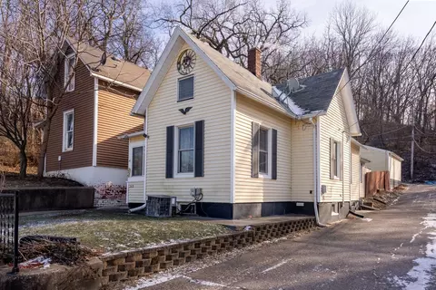 Exterior - 162 6th Ave, Moline, IL 61265 photo 3 of 7