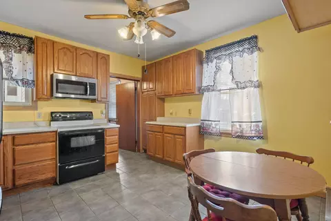 Kitchen - 162 6th Ave, Moline, IL 61265 photo 1 of 3
