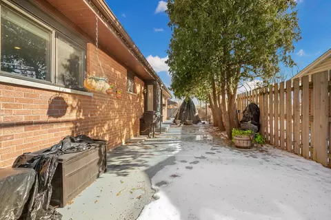105 King Ln, Des Plaines, IL 60016 photo 23