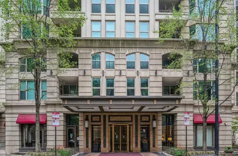 25 E Superior St #1003, Chicago, IL 60611