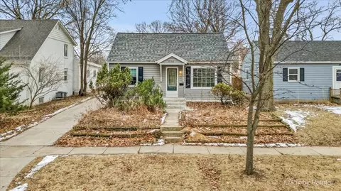 1034 W New York St, Aurora, IL 60506