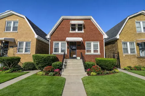 4440 W Iowa St, Chicago, IL 60651