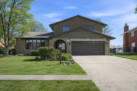 15317 Orchard Ln, Oak Forest, IL 60452