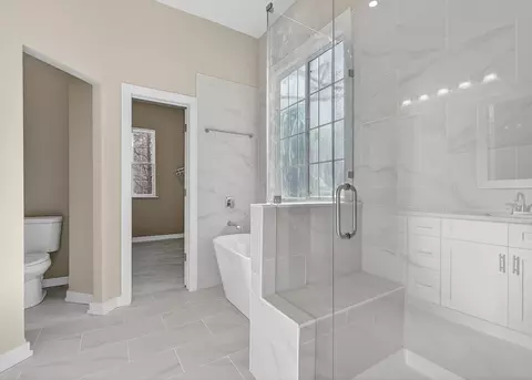Bath - 3003 Keene Ave, Mchenry, IL 60050 photo 2 of 7