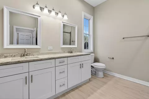 Bath - 3003 Keene Ave, Mchenry, IL 60050 photo 5 of 7