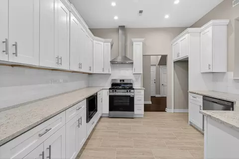 Kitchen - 3003 Keene Ave, Mchenry, IL 60050 photo 2 of 4