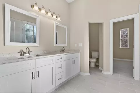 Bath - 3003 Keene Ave, Mchenry, IL 60050 photo 3 of 7