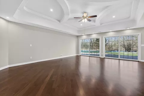 Living - 3003 Keene Ave, Mchenry, IL 60050 photo 3 of 4