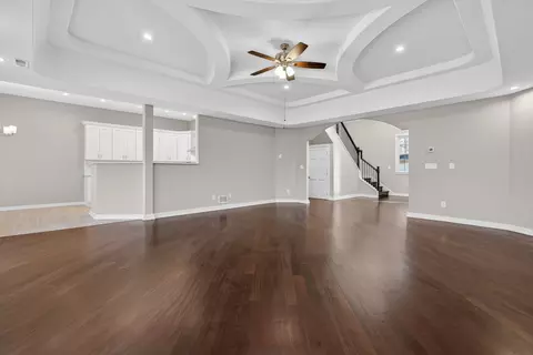 Living - 3003 Keene Ave, Mchenry, IL 60050 photo 1 of 4