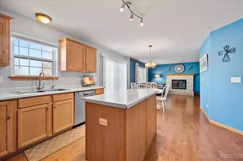 Kitchen - 1910 Crestview Dr, Plainfield, IL 60586 photo 2 of 3