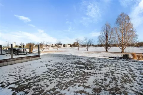 Exterior - 1910 Crestview Dr, Plainfield, IL 60586 photo 4 of 4