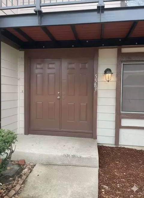 5583 Carmel Dr, Hanover Park, IL 60133