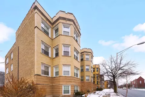 8910 Skokie Blvd #2N, Skokie, IL 60077