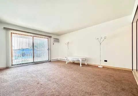 Living - 880 Old Willow Rd #282, Prospect Heights, IL 60070 photo 2 of 2