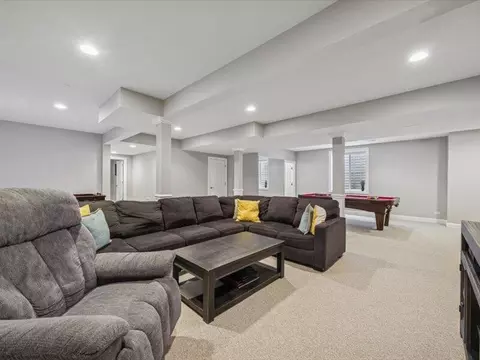 688 S Mitchell Ave, Elmhurst, IL 60126 photo 15