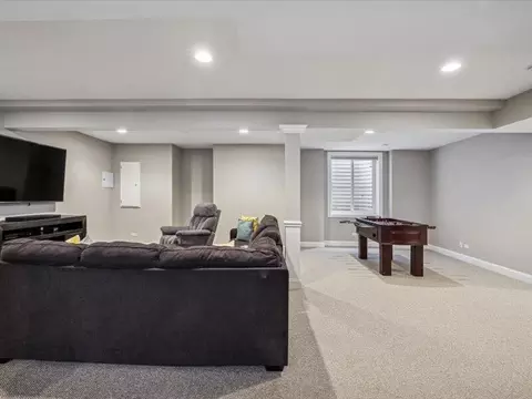 688 S Mitchell Ave, Elmhurst, IL 60126 photo 14
