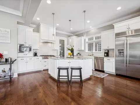 688 S Mitchell Ave, Elmhurst, IL 60126 photo 9