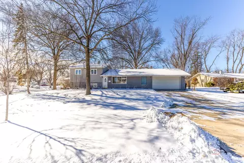 590 Durham Ct, Hoffman Estates, IL 60169
