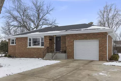 833 Parkside Dr, Wheaton, IL 60187