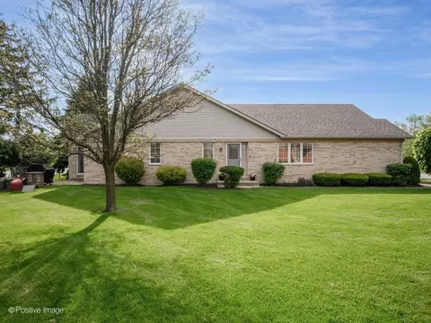 13 Iliad Dr, Tinley Park, IL 60477