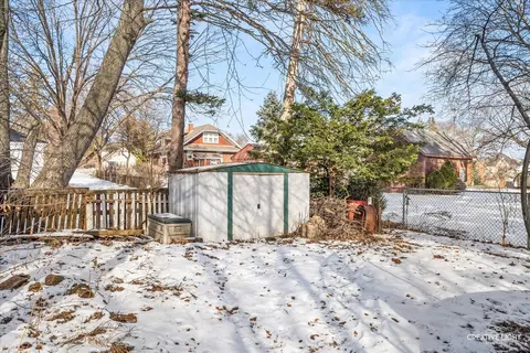 Exterior - 523 Preston Ave, Elgin, IL 60120 photo 4 of 4