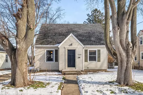 Exterior - 523 Preston Ave, Elgin, IL 60120 photo 2 of 4