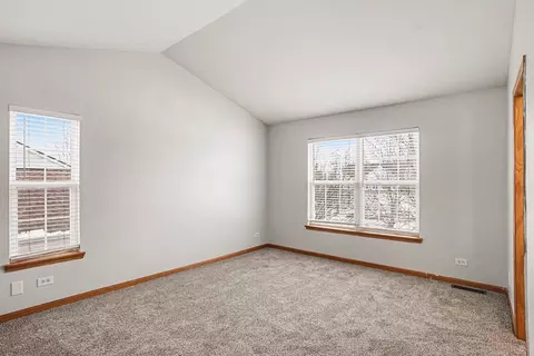 Bedroom - 541 Wingpointe Dr, Aurora, IL 60506 photo 1 of 4