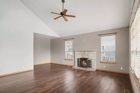 Living - 541 Wingpointe Dr, Aurora, IL 60506 photo 4 of 4