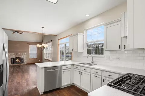 Kitchen - 541 Wingpointe Dr, Aurora, IL 60506 photo 1 of 3