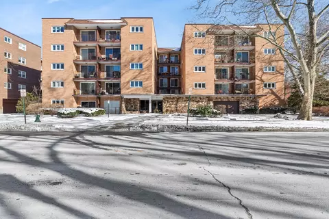 2001 Sherman Ave #203, Evanston, IL 60201
